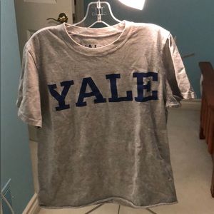 Cropped Yale T-shirt